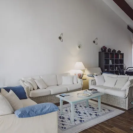 Delfino Villa